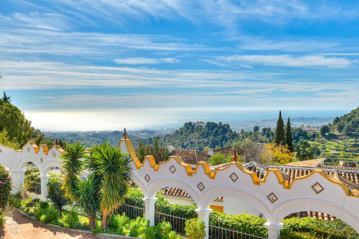 4 Bed Townhouse for sale in Mijas Costa Del Sol, Málaga, Spain