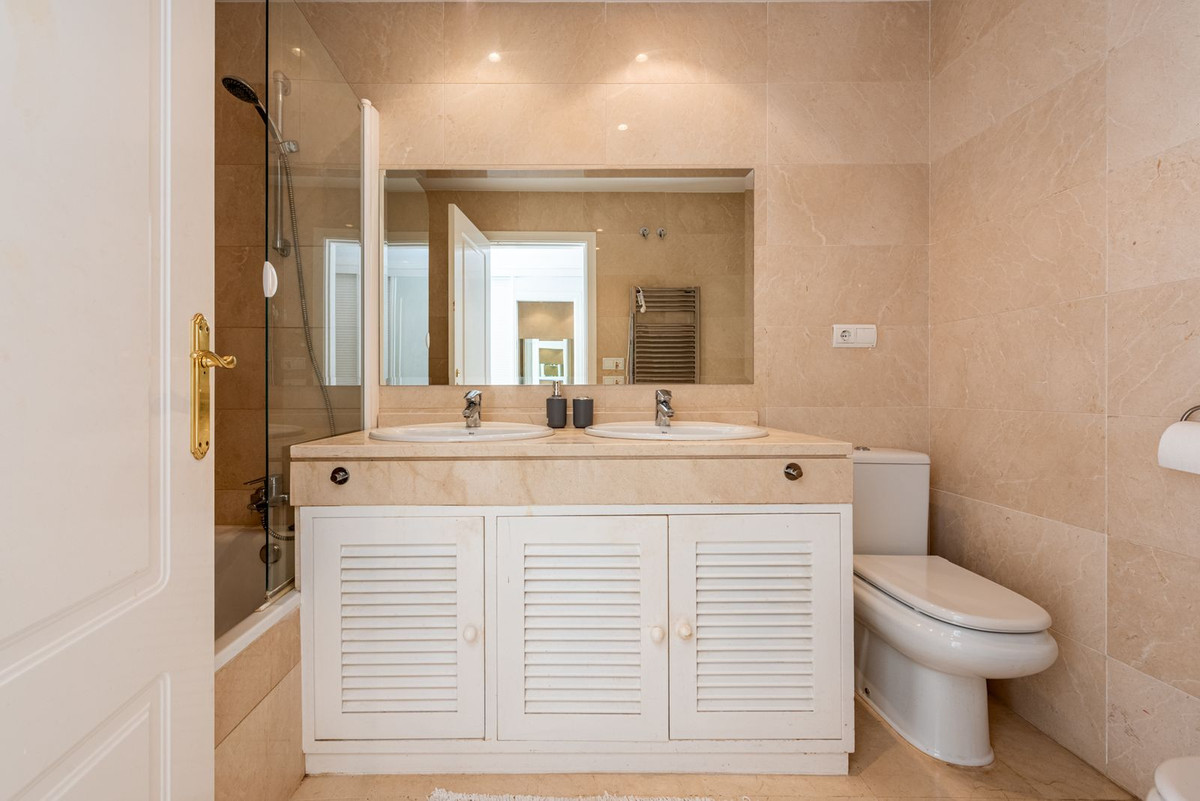 3 Bed Apartment for sale in Los Arqueros Costa Del Sol, Málaga, Spain