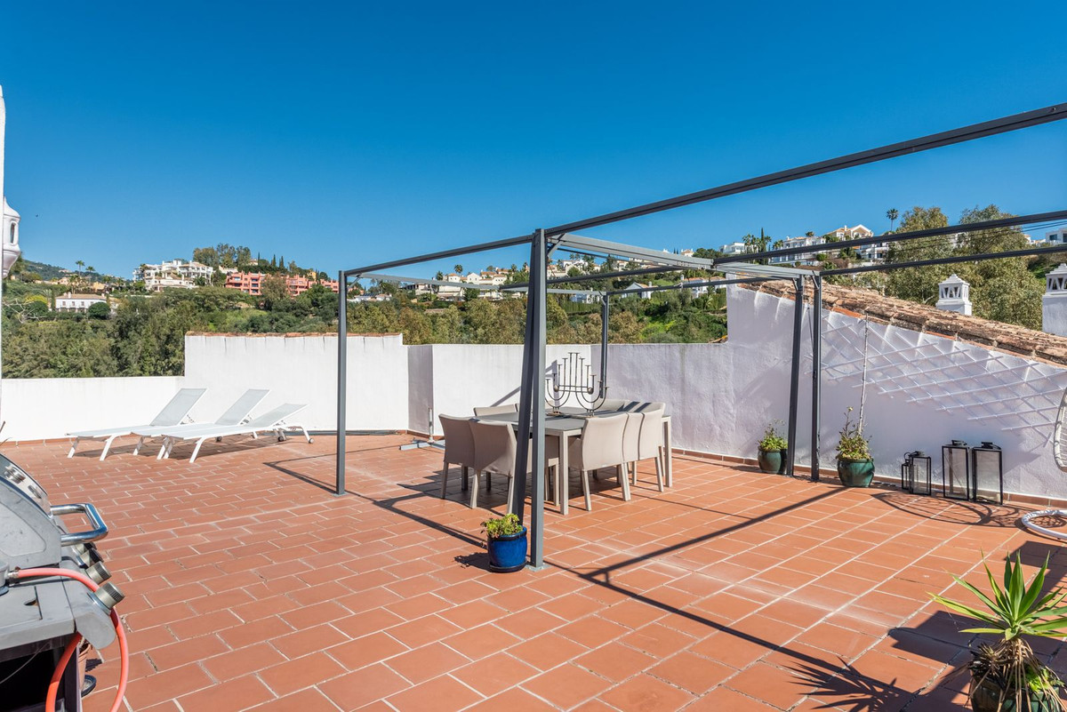 3 Bed Apartment for sale in Los Arqueros Costa Del Sol, Málaga, Spain