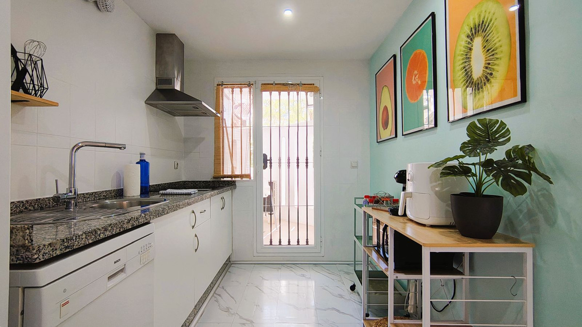 Se vende Apartamento Planta Baja de 3 dormitorios en Costa Del Sol, Málaga, España