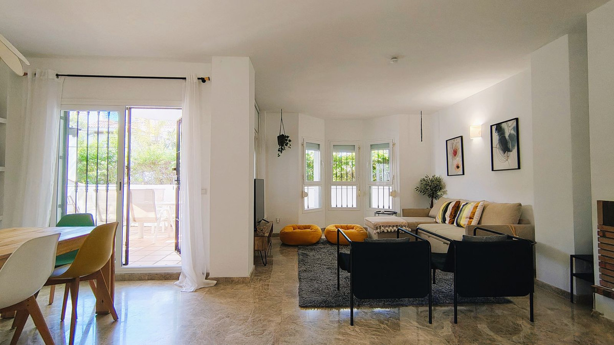 Se vende Apartamento Planta Baja de 3 dormitorios en Costa Del Sol, Málaga, España