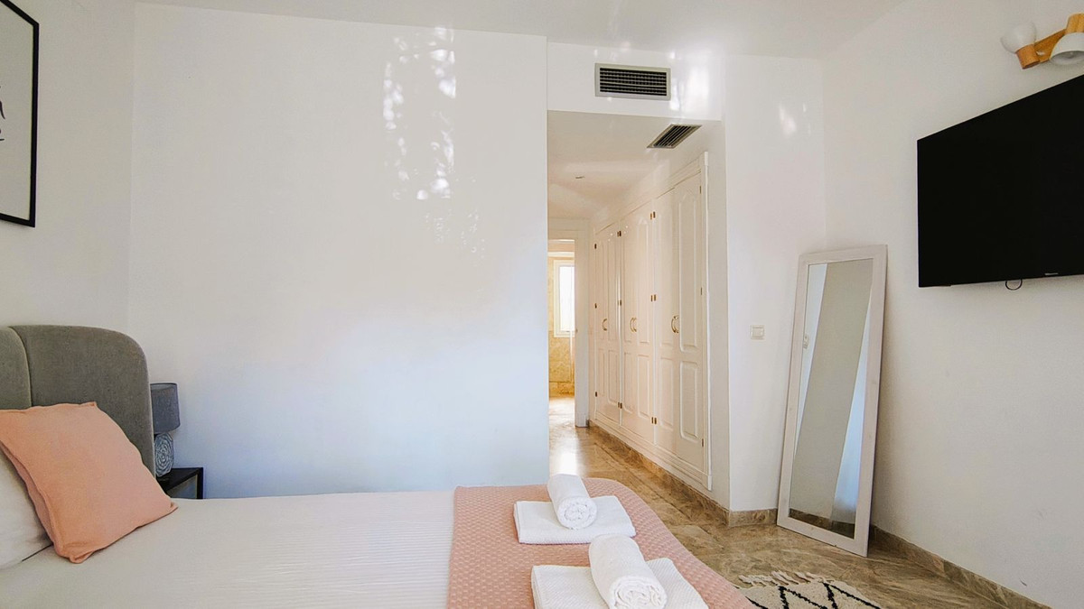Se vende Apartamento Planta Baja de 3 dormitorios en Costa Del Sol, Málaga, España