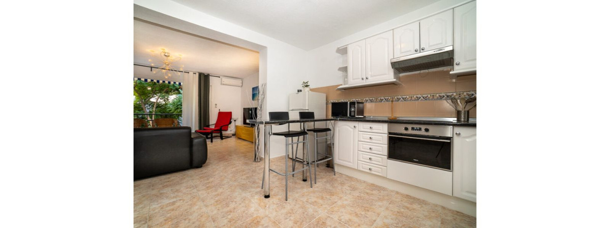 Se vende Apartamento Planta Media de 3 dormitorios en Costa Del Sol, Málaga, España