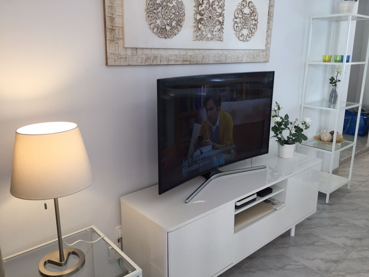 2 Bed Apartment for sale in Fuengirola Costa Del Sol, Málaga, Spain