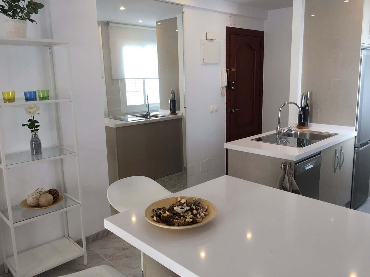 2 Bed Apartment for sale in Fuengirola Costa Del Sol, Málaga, Spain