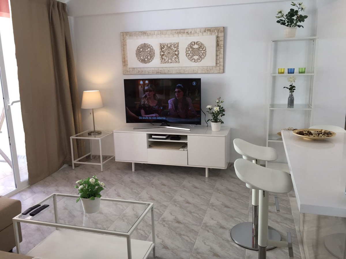 2 Bed Apartment for sale in Fuengirola Costa Del Sol, Málaga, Spain