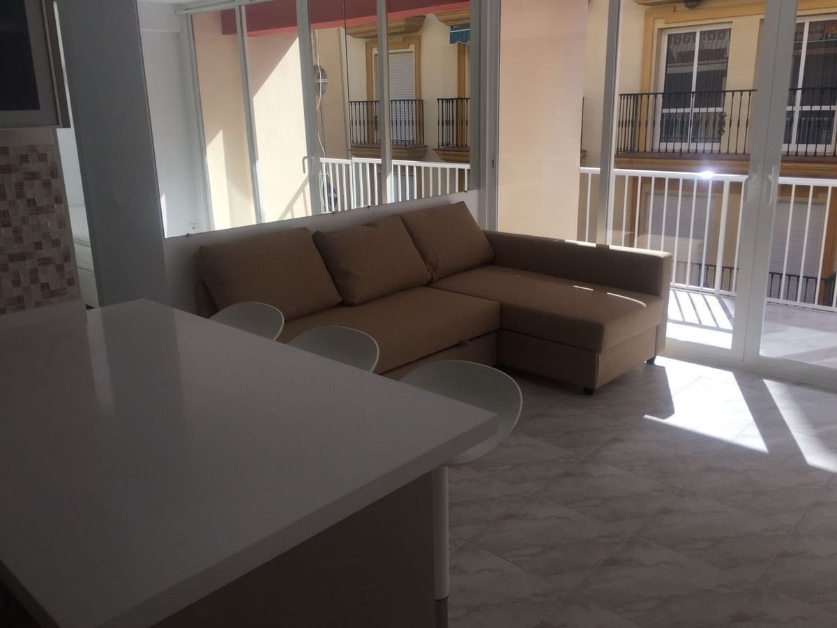 2 Bed Apartment for sale in Fuengirola Costa Del Sol, Málaga, Spain