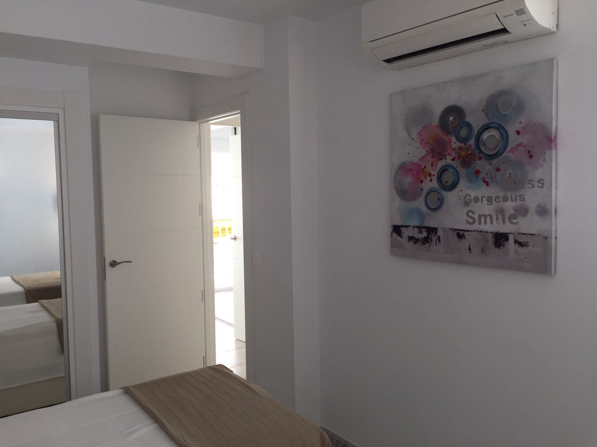 2 Bed Apartment for sale in Fuengirola Costa Del Sol, Málaga, Spain