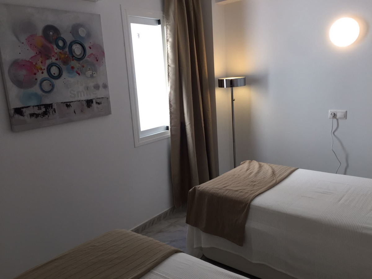 2 Bed Apartment for sale in Fuengirola Costa Del Sol, Málaga, Spain