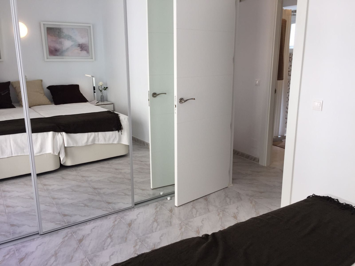 2 Bed Apartment for sale in Fuengirola Costa Del Sol, Málaga, Spain