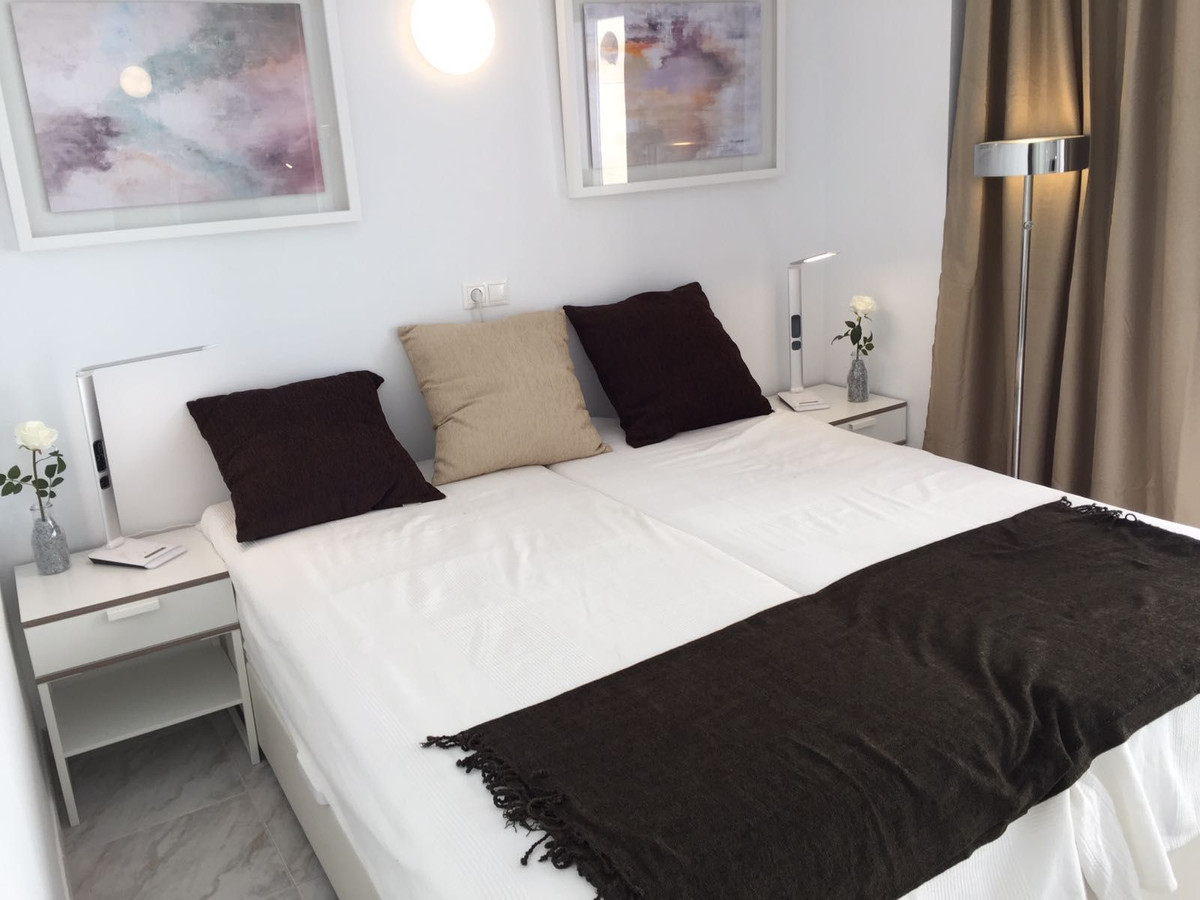 2 Bed Apartment for sale in Fuengirola Costa Del Sol, Málaga, Spain
