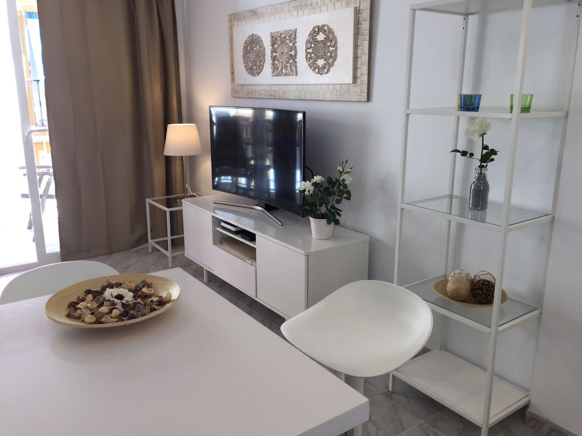 2 Bed Apartment for sale in Fuengirola Costa Del Sol, Málaga, Spain