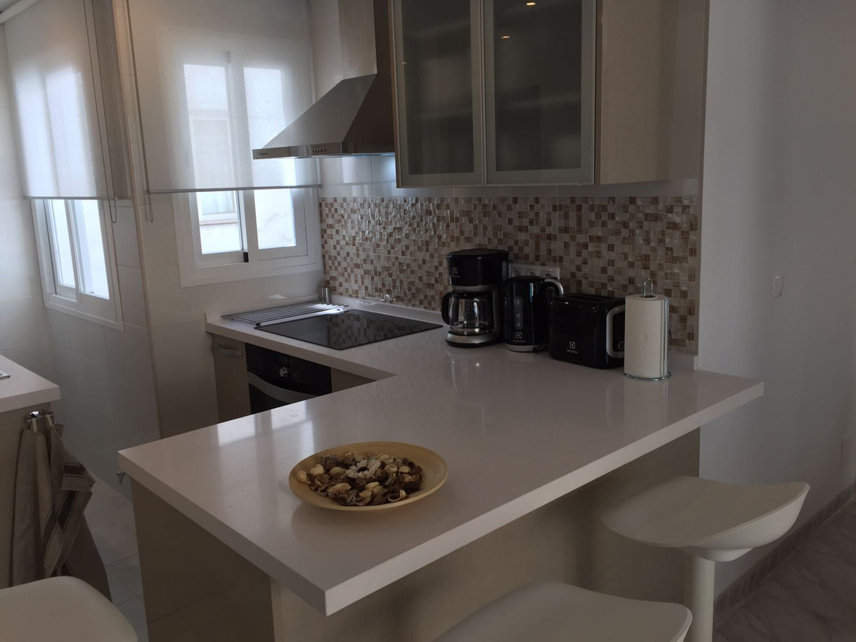 2 Bed Apartment for sale in Fuengirola Costa Del Sol, Málaga, Spain