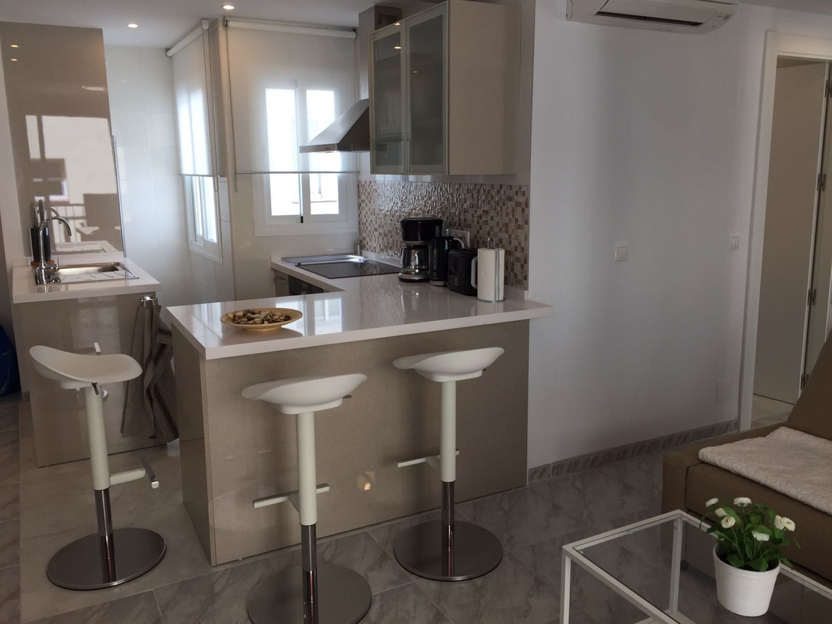 2 Bed Apartment for sale in Fuengirola Costa Del Sol, Málaga, Spain