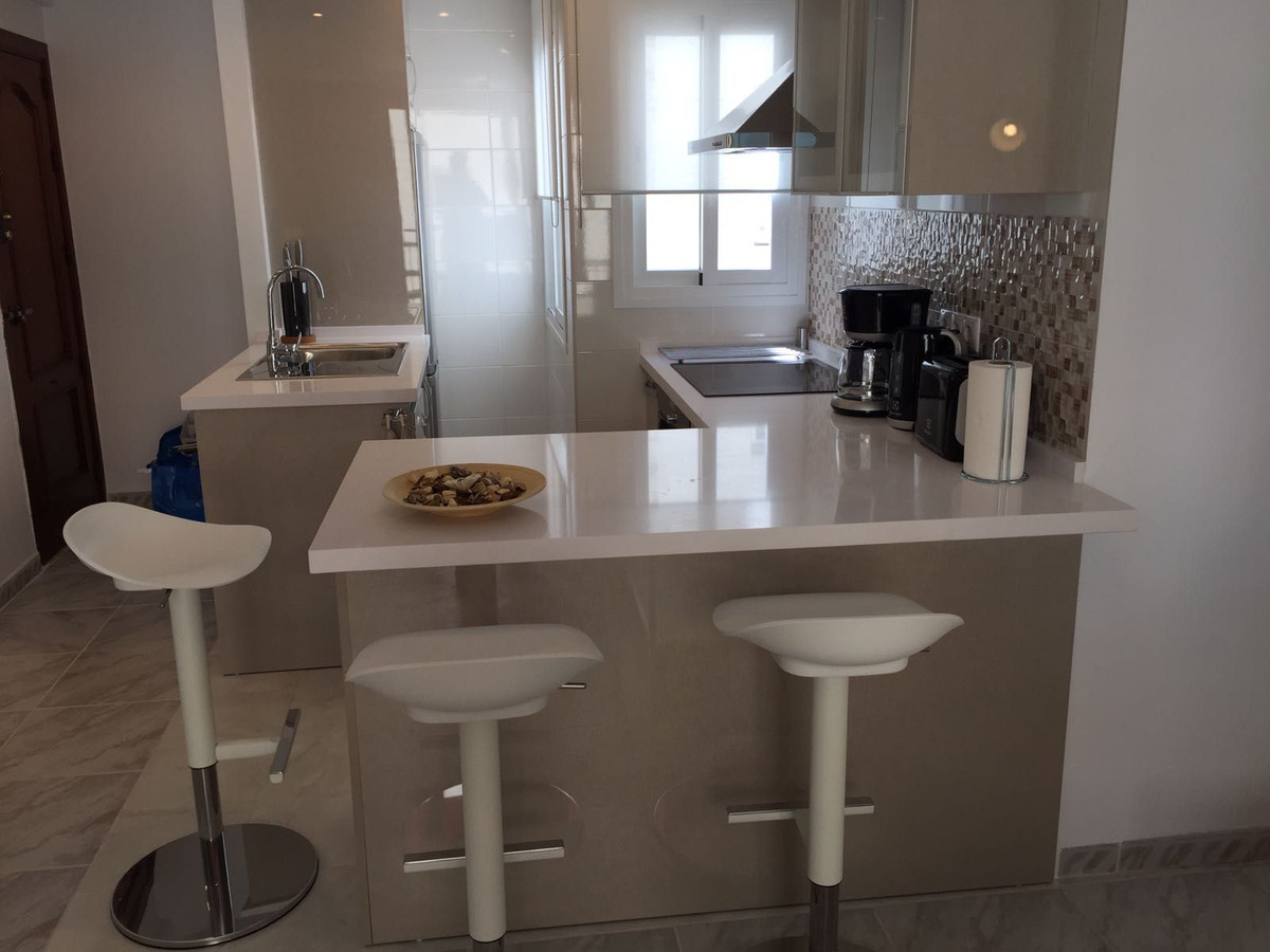2 Bed Apartment for sale in Fuengirola Costa Del Sol, Málaga, Spain