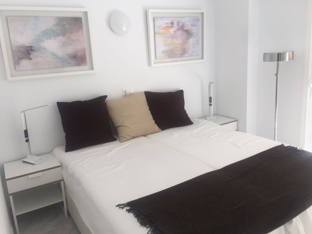 2 Bed Apartment for sale in Fuengirola Costa Del Sol, Málaga, Spain