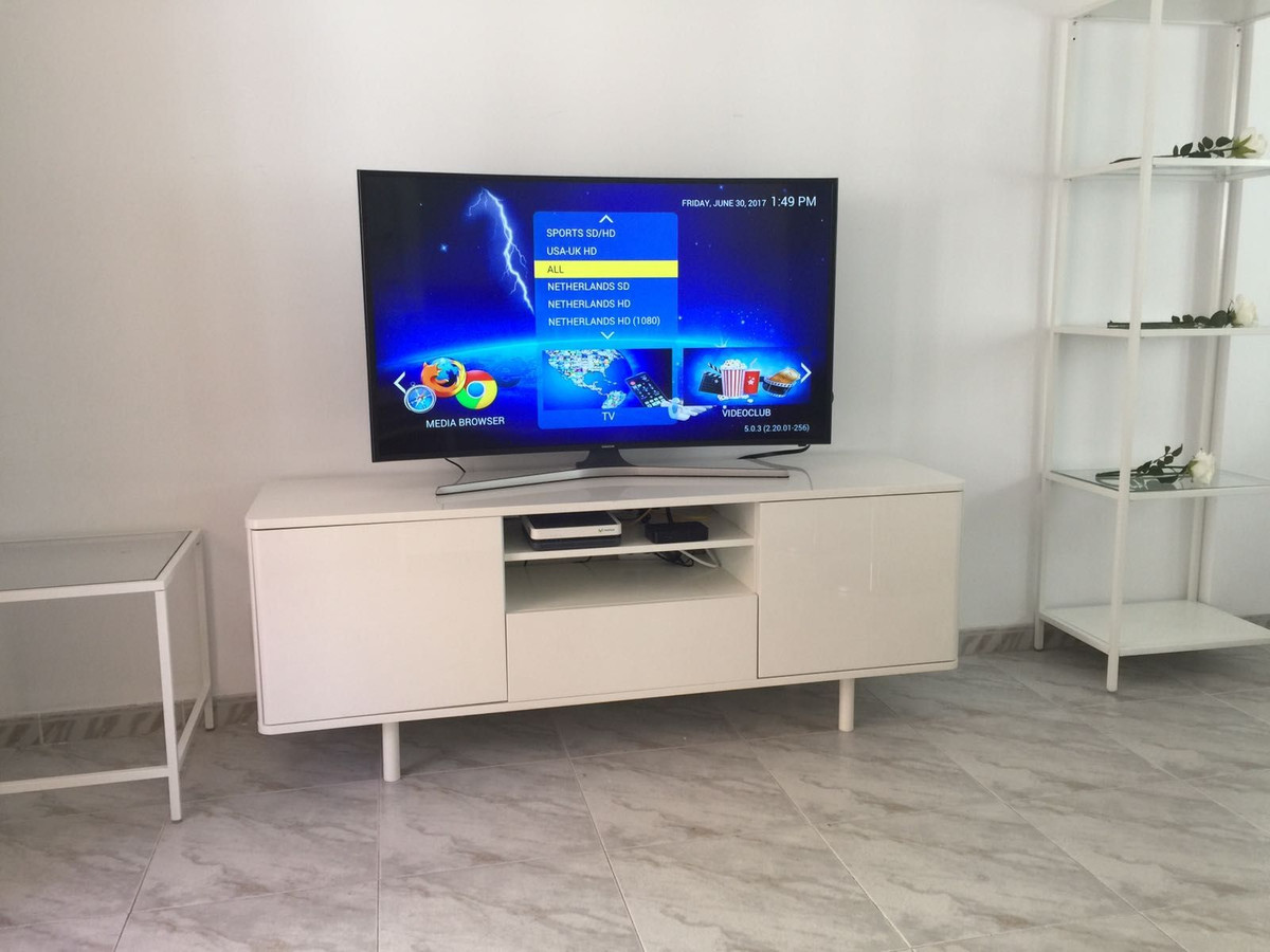 2 Bed Apartment for sale in Fuengirola Costa Del Sol, Málaga, Spain