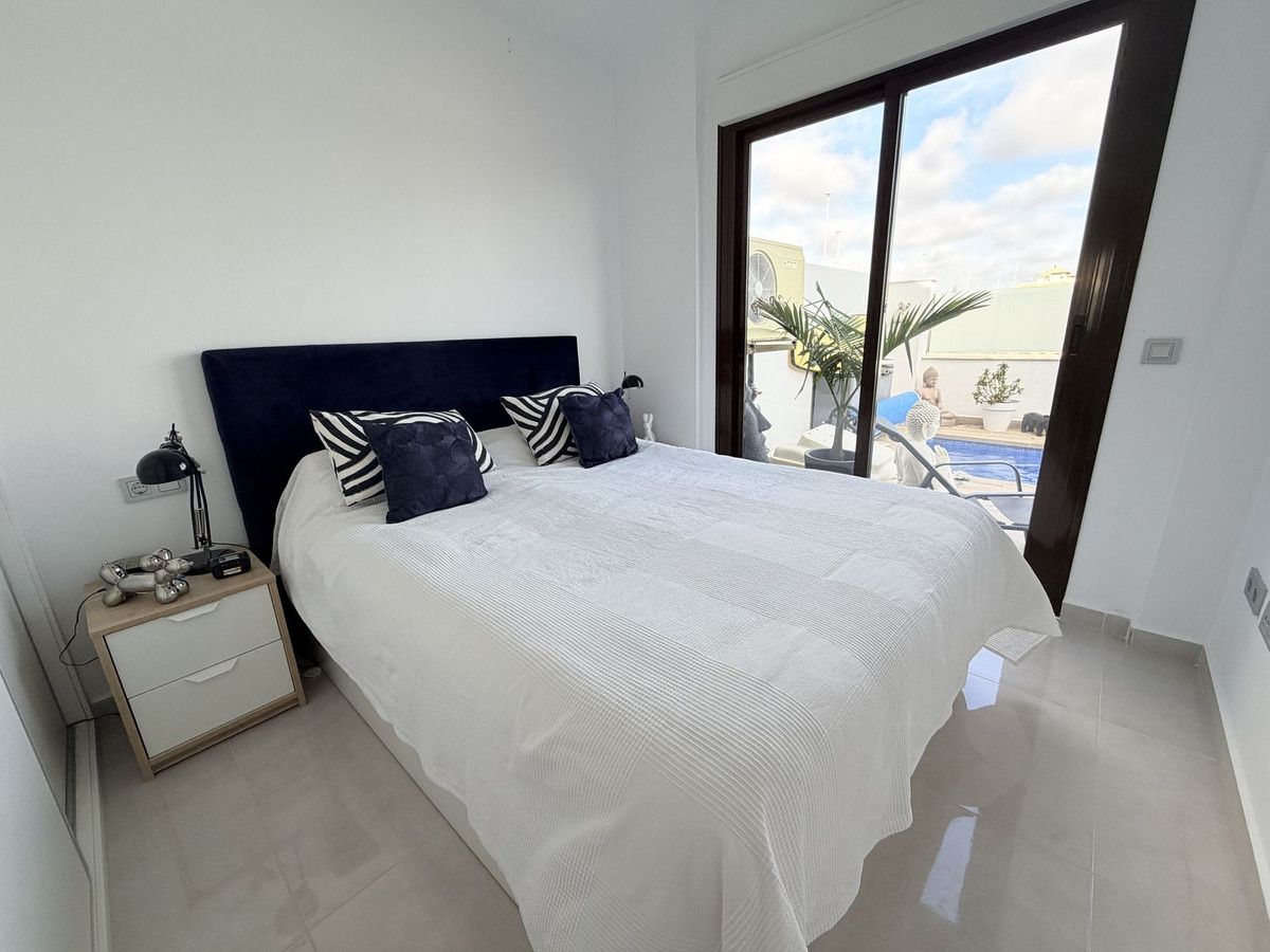 Se vende Pareada de 3 dormitorios en Costa Blanca, Alicante, España