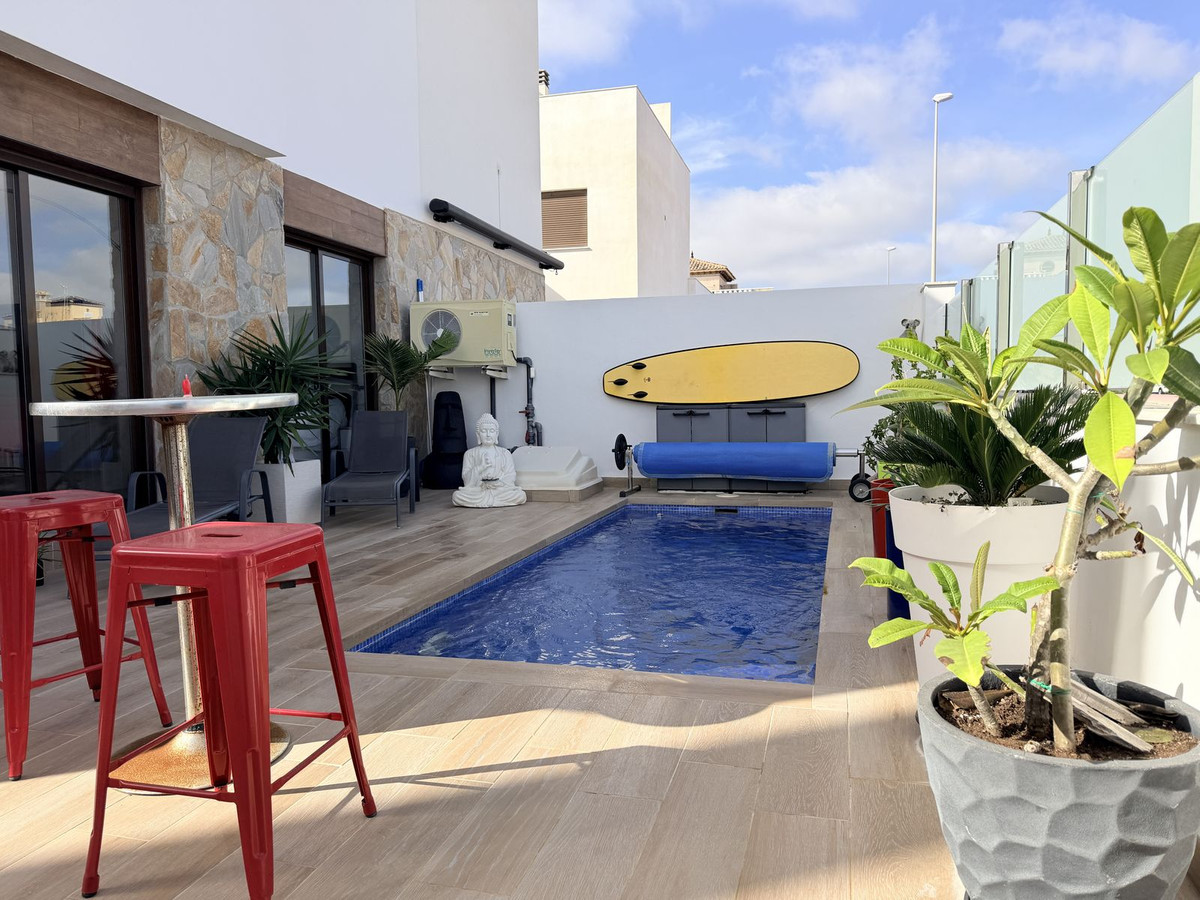 Se vende Pareada de 3 dormitorios en Costa Blanca, Alicante, España