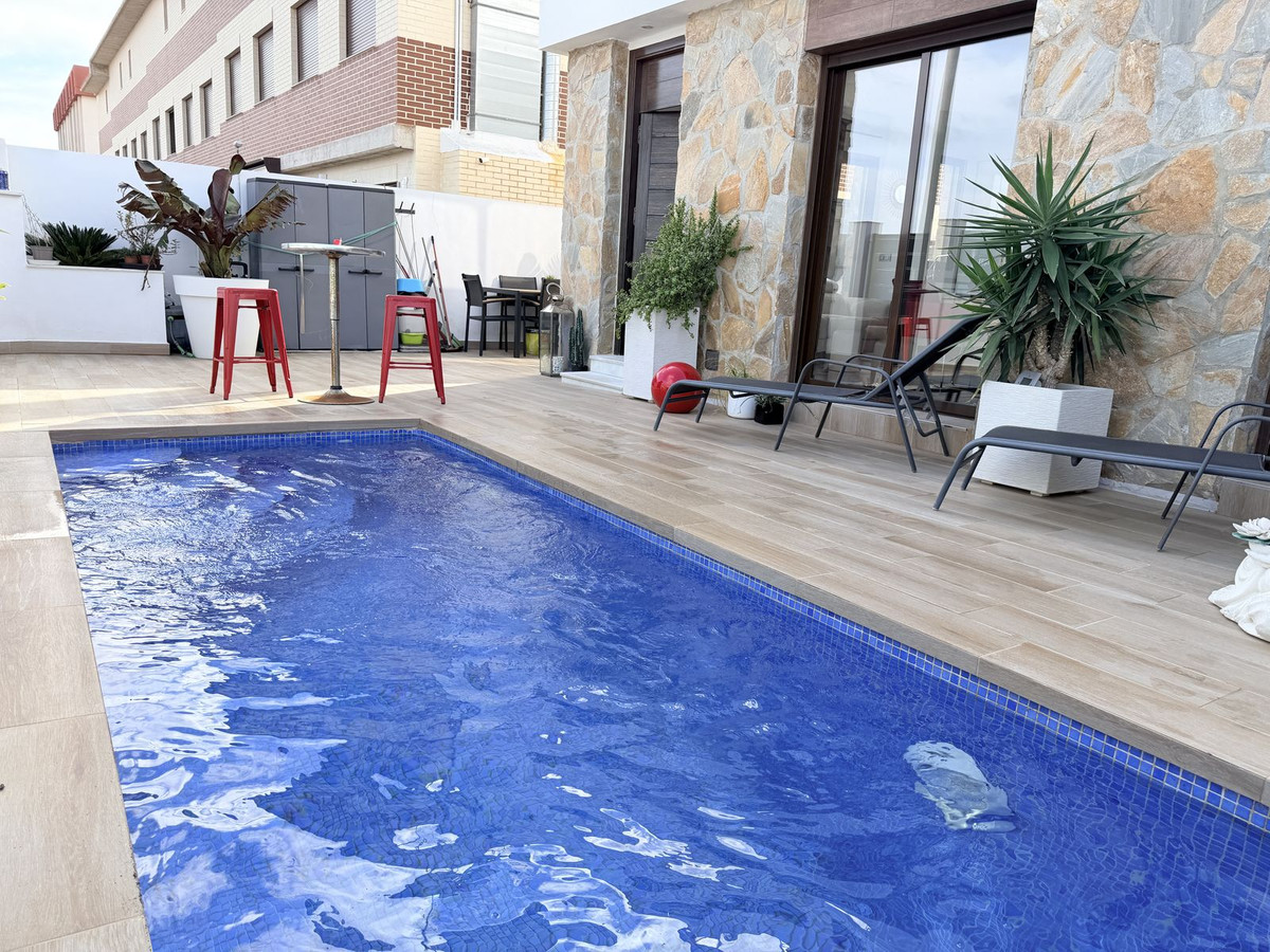 Se vende Pareada de 3 dormitorios en Costa Blanca, Alicante, España
