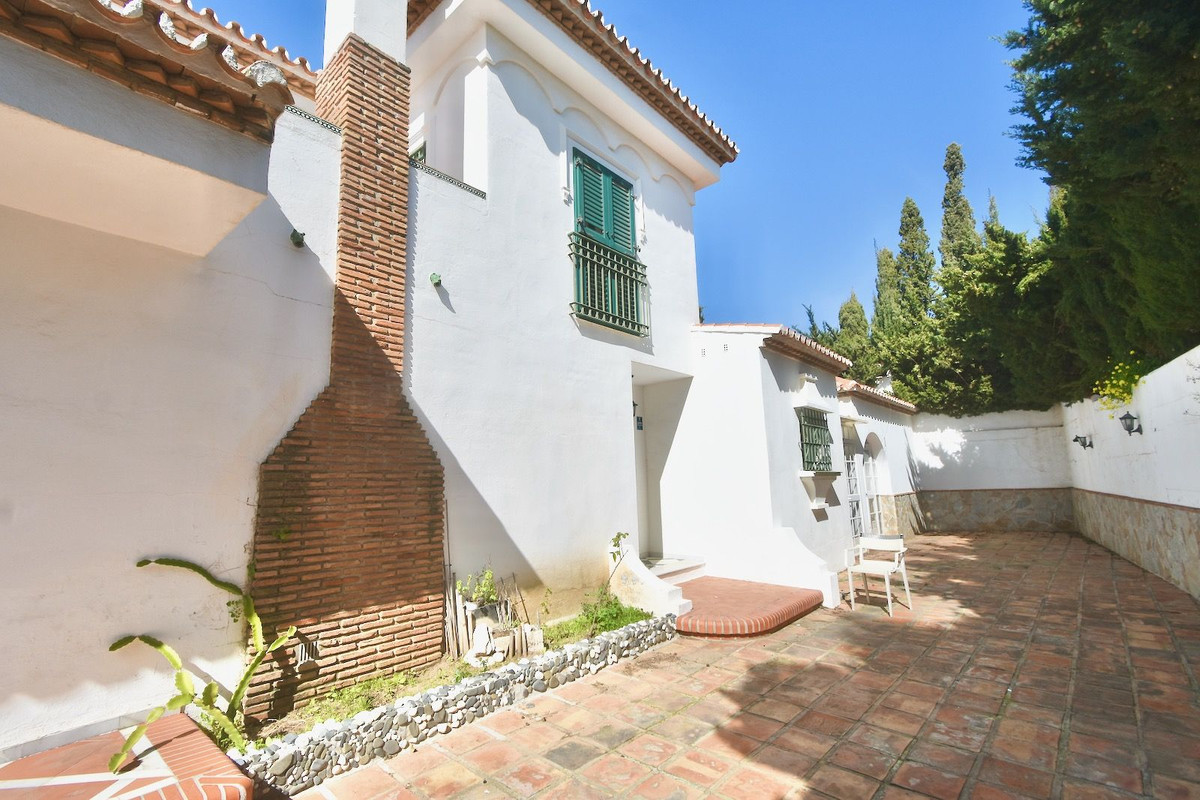 Se vende Villa - Chalet de 5 dormitorios en Costa Del Sol, Málaga, España