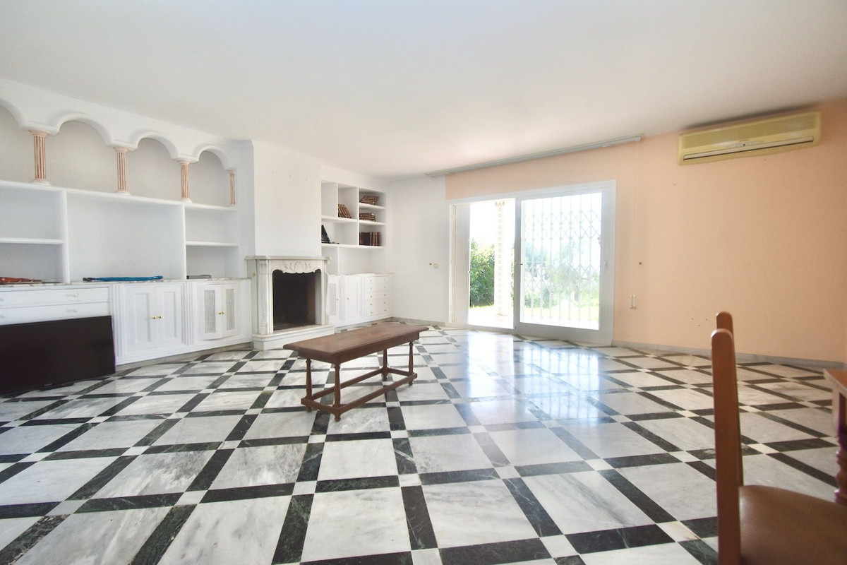 Se vende Villa - Chalet de 5 dormitorios en Costa Del Sol, Málaga, España