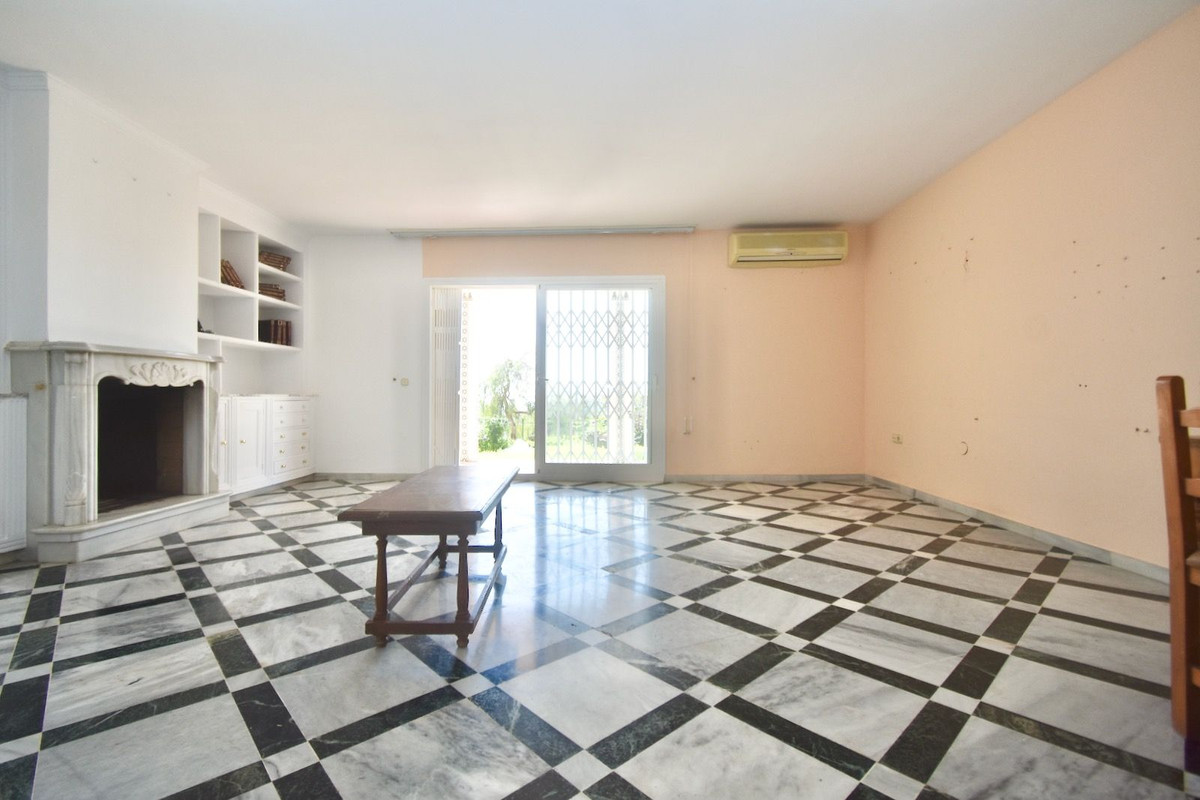 Se vende Villa - Chalet de 5 dormitorios en Costa Del Sol, Málaga, España