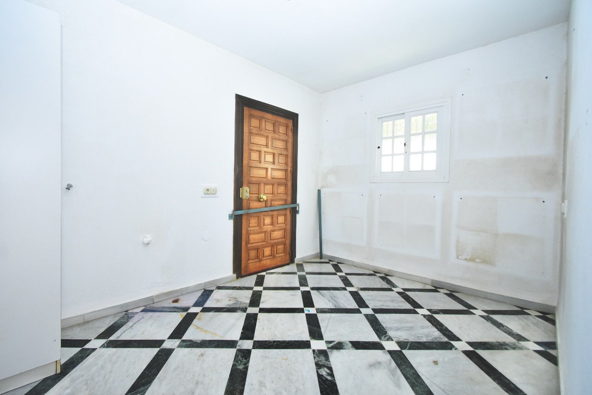 Se vende Villa - Chalet de 5 dormitorios en Costa Del Sol, Málaga, España