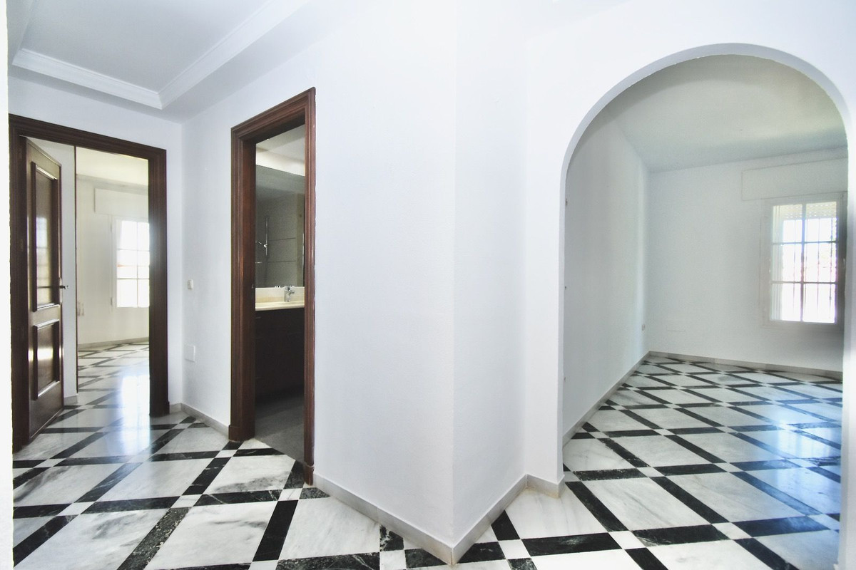 Se vende Villa - Chalet de 5 dormitorios en Costa Del Sol, Málaga, España