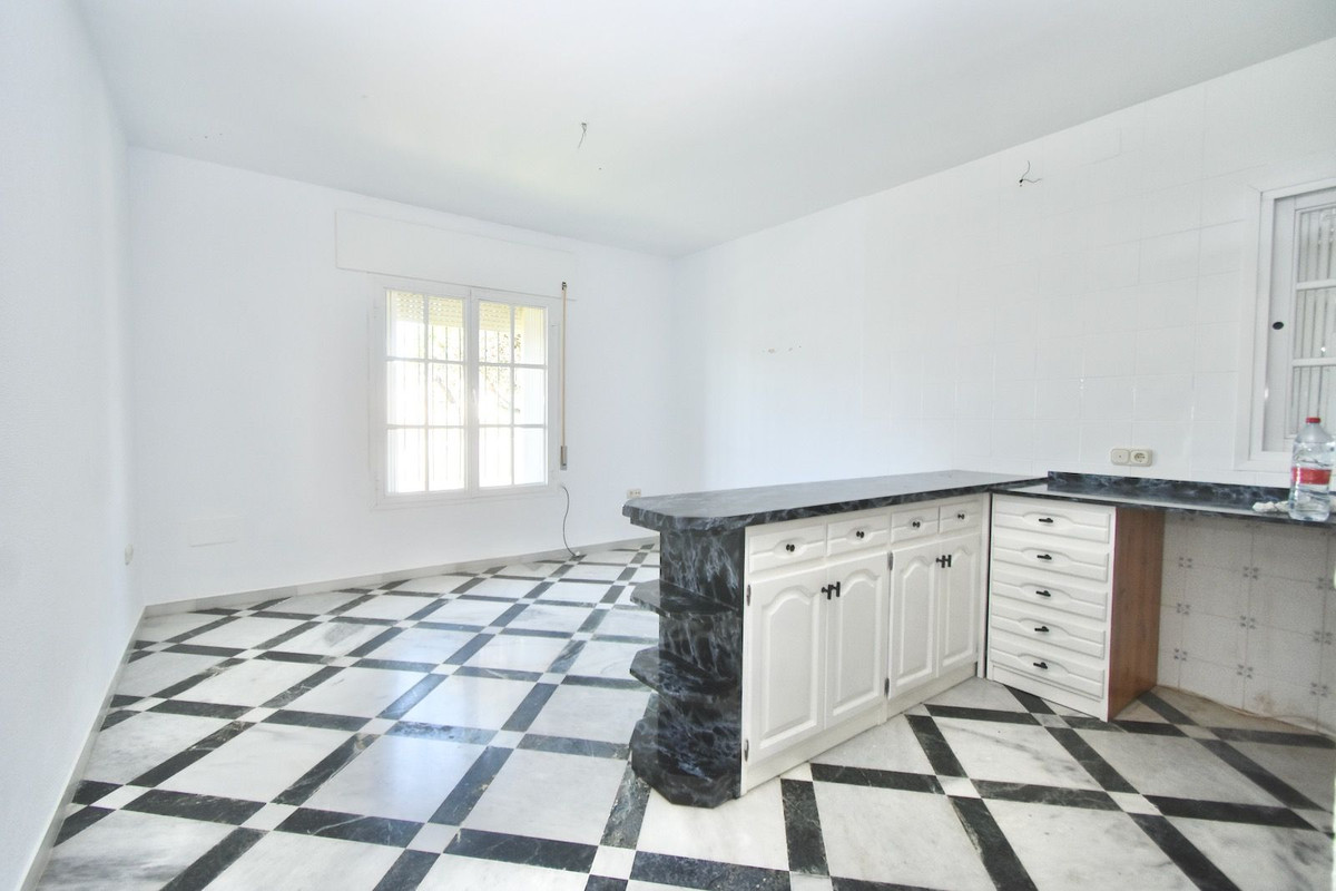 Se vende Villa - Chalet de 5 dormitorios en Costa Del Sol, Málaga, España