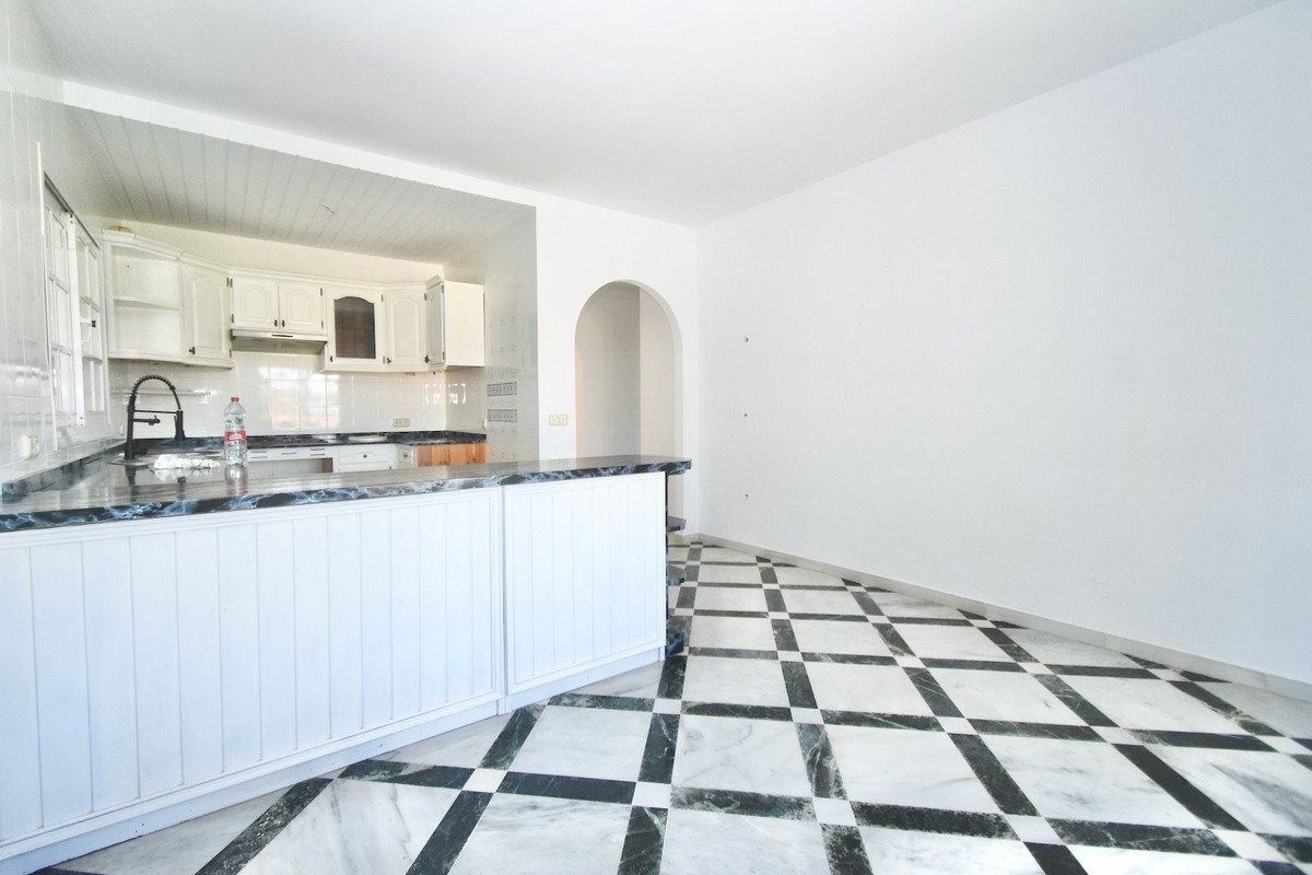 Se vende Villa - Chalet de 5 dormitorios en Costa Del Sol, Málaga, España