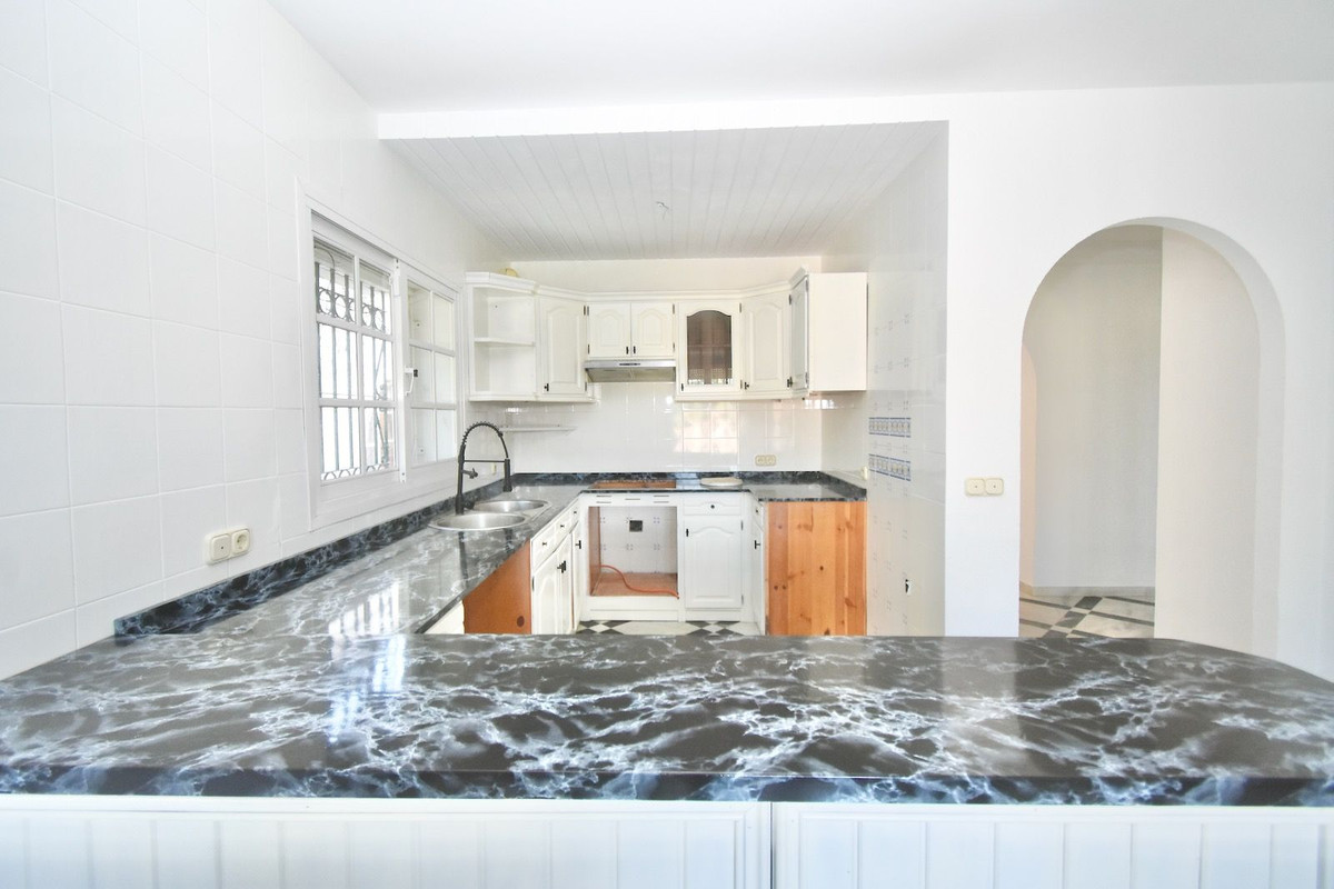 Se vende Villa - Chalet de 5 dormitorios en Costa Del Sol, Málaga, España