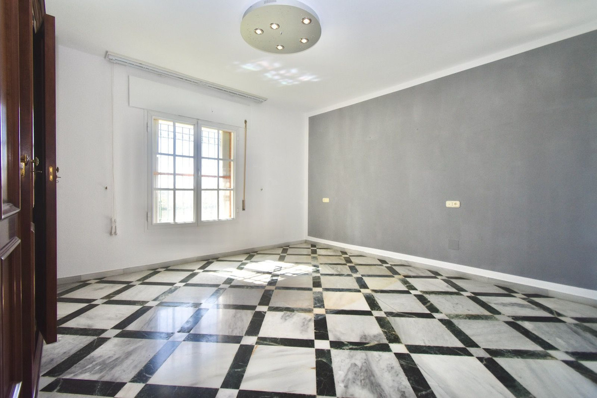 Se vende Villa - Chalet de 5 dormitorios en Costa Del Sol, Málaga, España