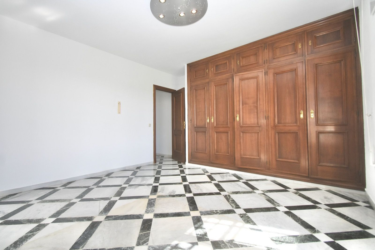 Se vende Villa - Chalet de 5 dormitorios en Costa Del Sol, Málaga, España