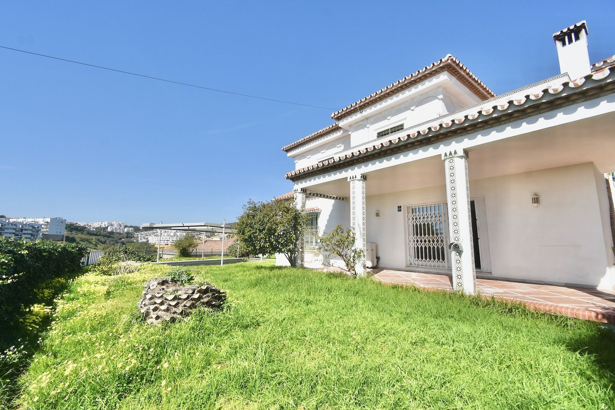 Se vende Villa - Chalet de 5 dormitorios en Costa Del Sol, Málaga, España