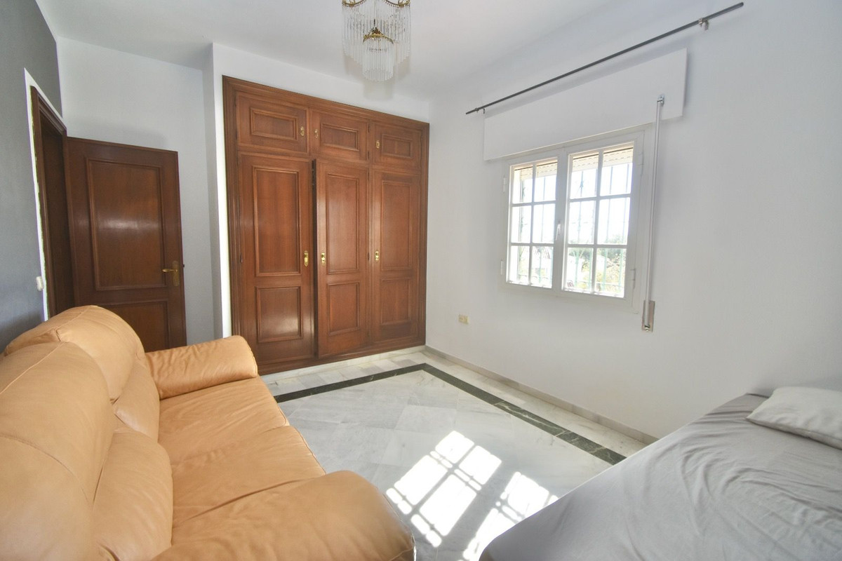 Se vende Villa - Chalet de 5 dormitorios en Costa Del Sol, Málaga, España