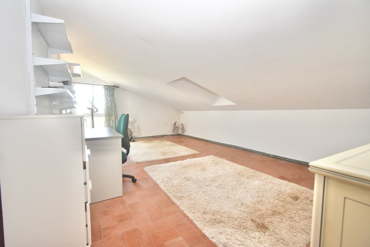 Se vende Villa - Chalet de 5 dormitorios en Costa Del Sol, Málaga, España