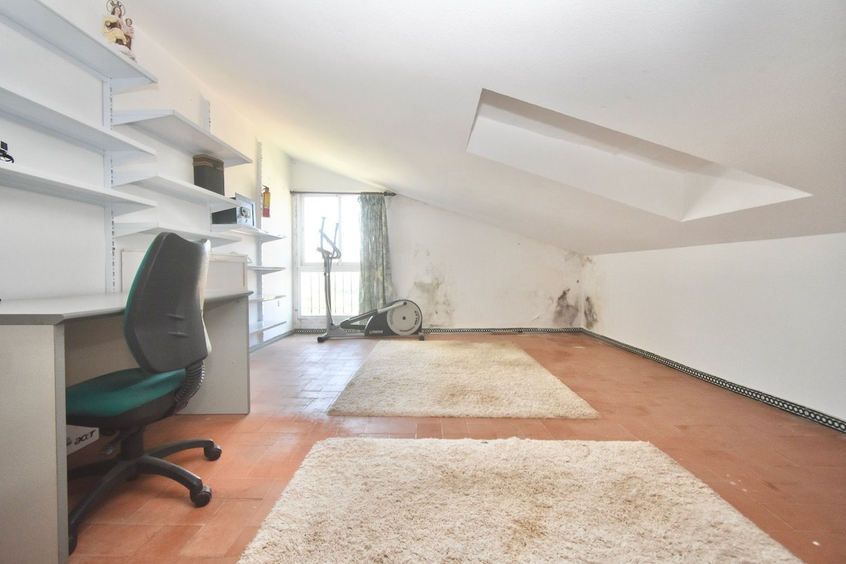Se vende Villa - Chalet de 5 dormitorios en Costa Del Sol, Málaga, España
