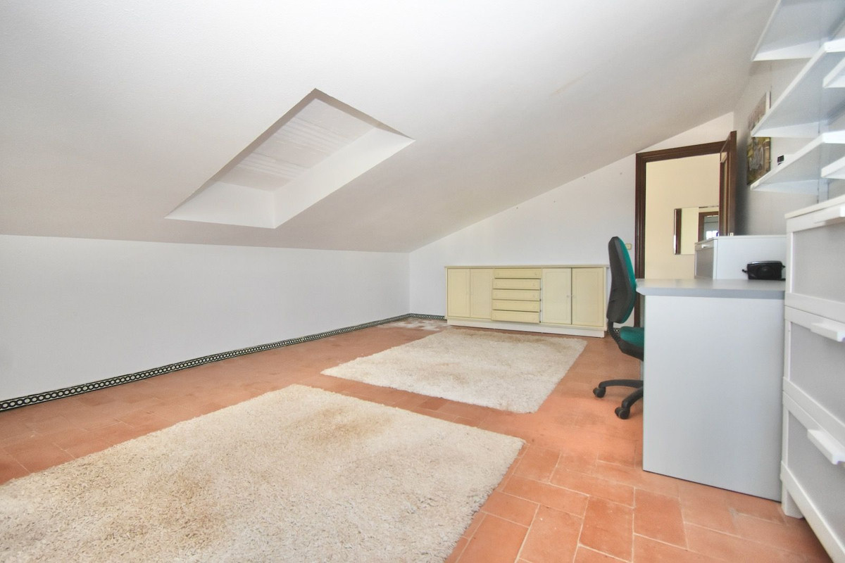 Se vende Villa - Chalet de 5 dormitorios en Costa Del Sol, Málaga, España