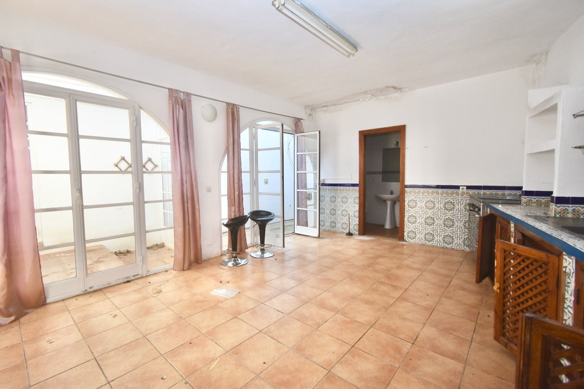Se vende Villa - Chalet de 5 dormitorios en Costa Del Sol, Málaga, España
