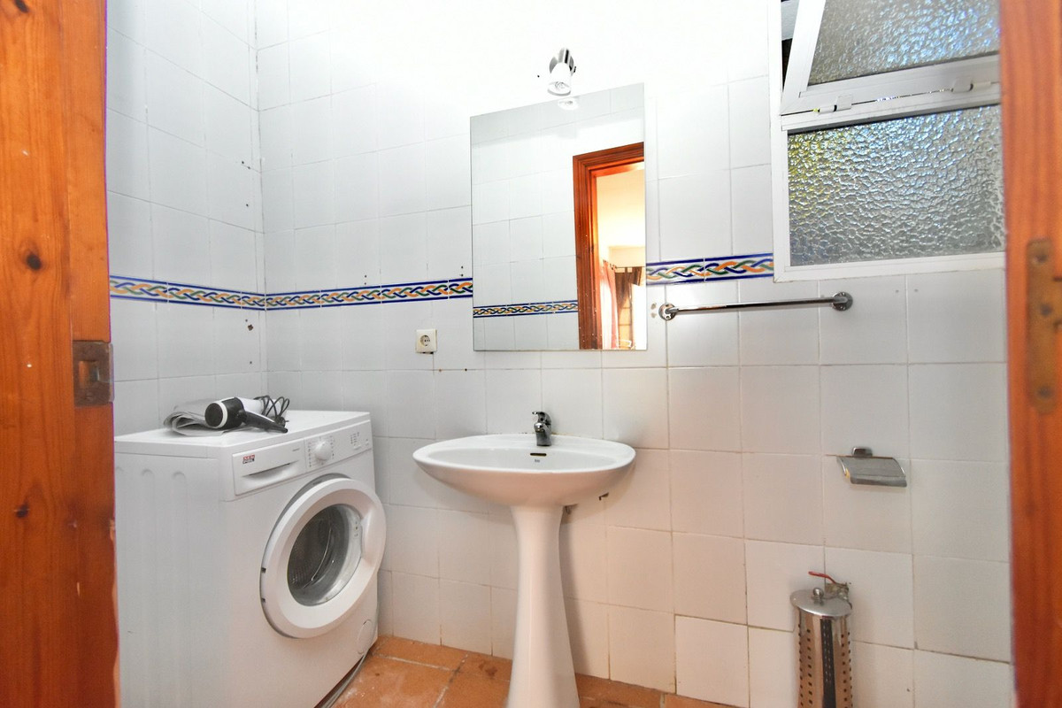 Se vende Villa - Chalet de 5 dormitorios en Costa Del Sol, Málaga, España