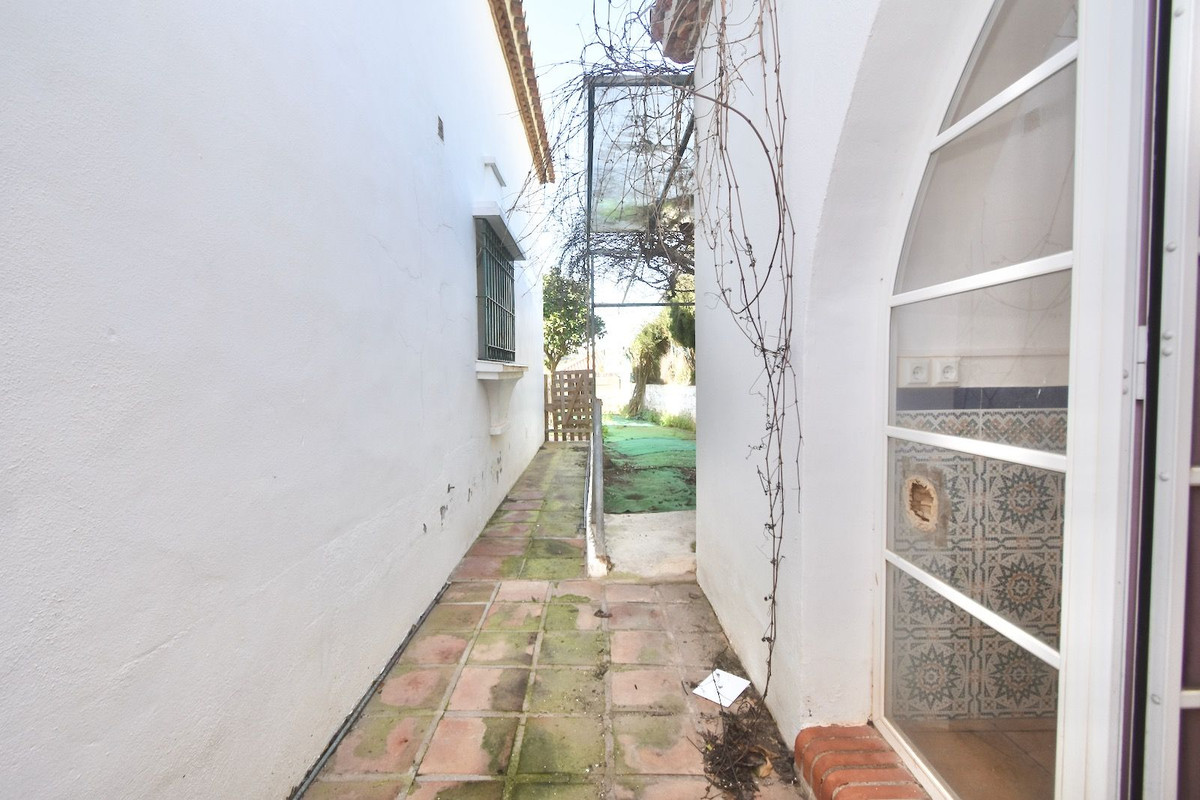 Se vende Villa - Chalet de 5 dormitorios en Costa Del Sol, Málaga, España