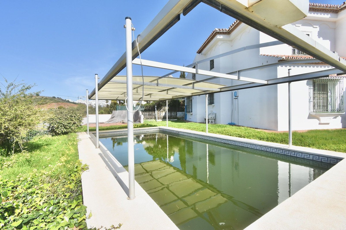 Se vende Villa - Chalet de 5 dormitorios en Costa Del Sol, Málaga, España
