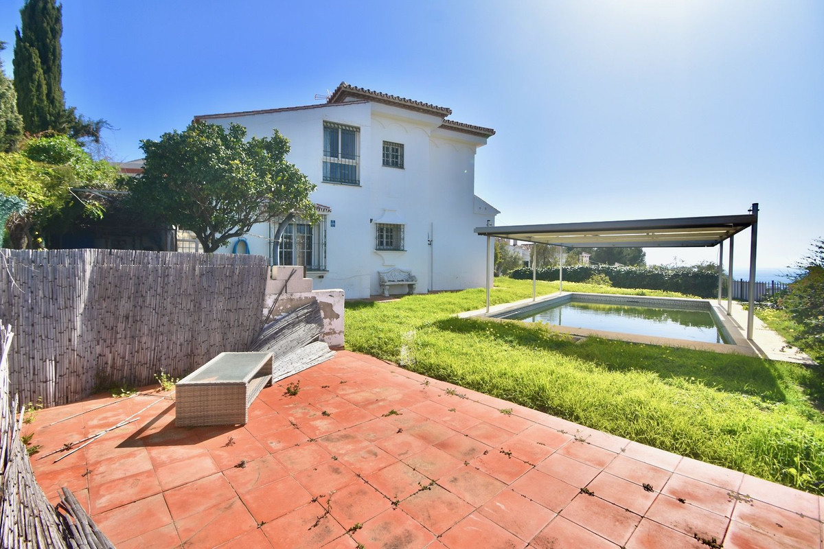 Se vende Villa - Chalet de 5 dormitorios en Costa Del Sol, Málaga, España