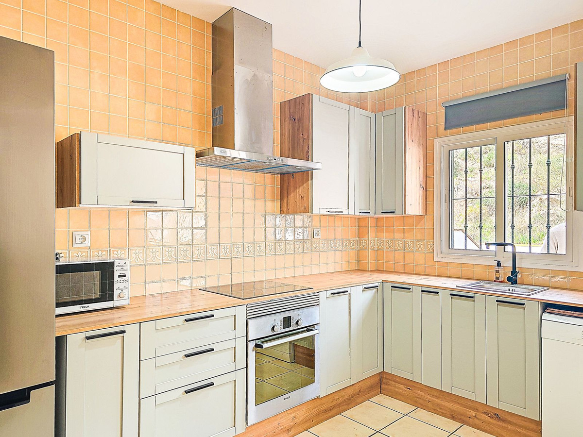 4 Bed Townhouse for sale in Almogía Costa Del Sol, Málaga, Spain