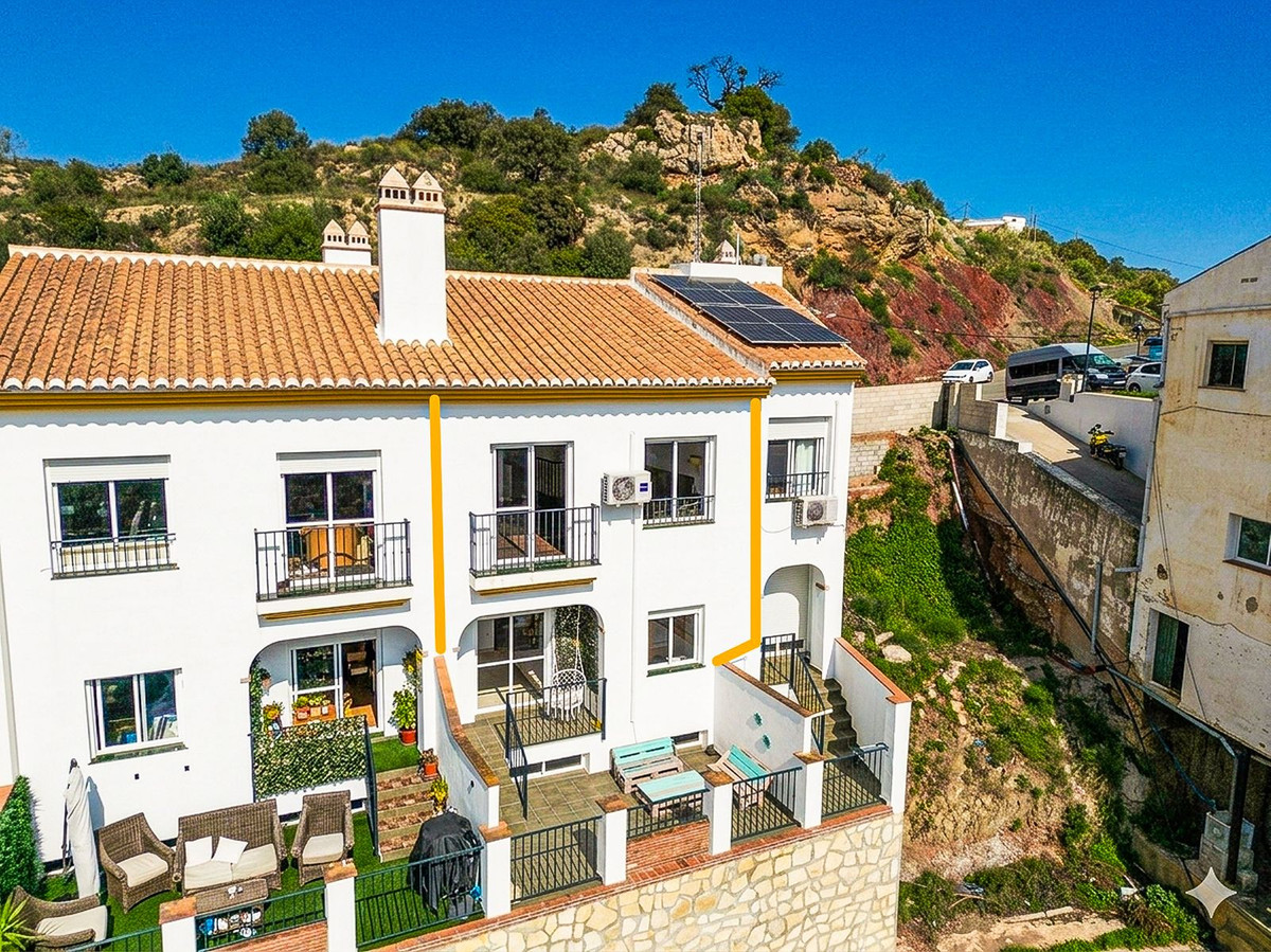 4 Bed Townhouse for sale in Almogía Costa Del Sol, Málaga, Spain