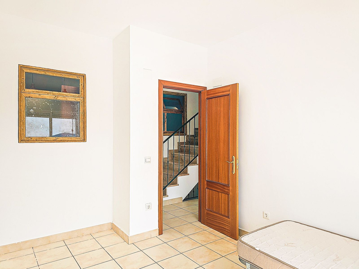 4 Bed Townhouse for sale in Almogía Costa Del Sol, Málaga, Spain