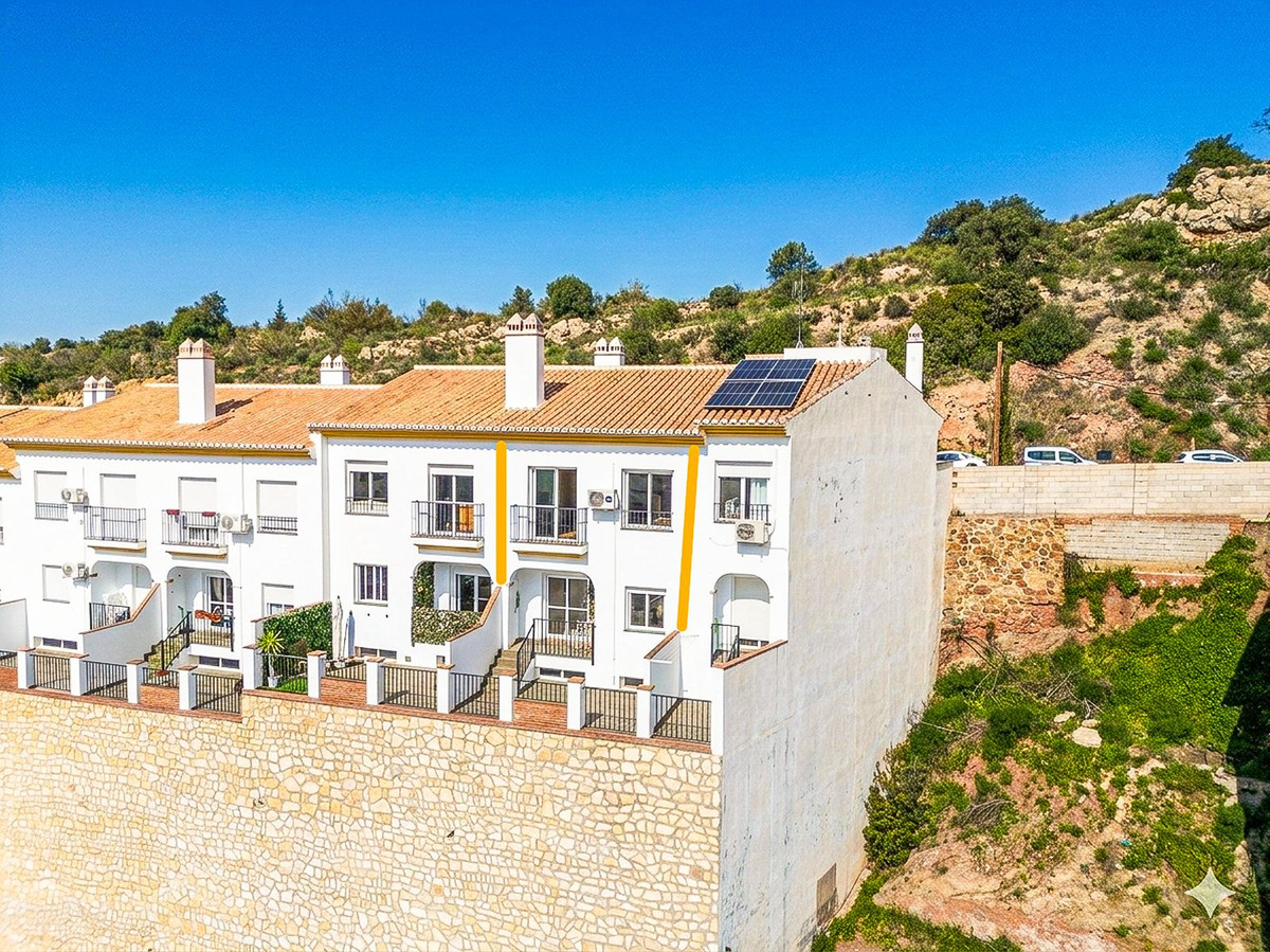 4 Bed Townhouse for sale in Almogía Costa Del Sol, Málaga, Spain