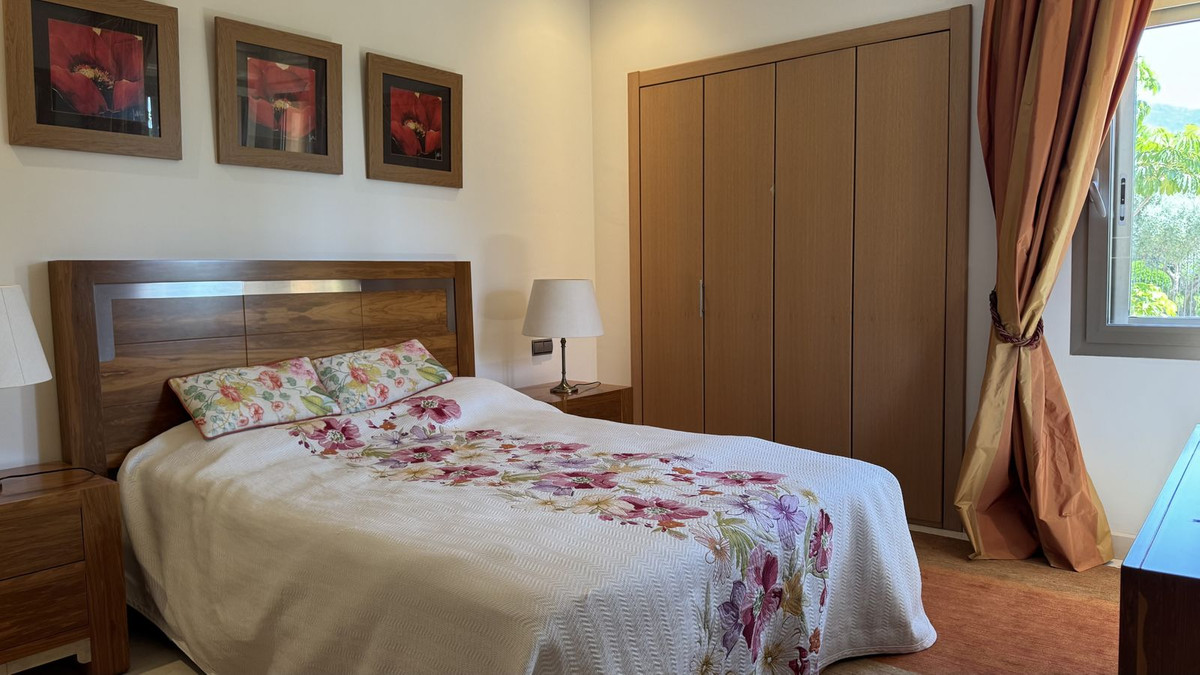 3 Bed Apartment for sale in Sierra Blanca Costa Del Sol, Málaga, Spain