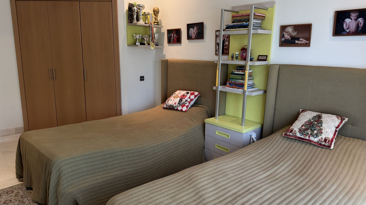 3 Bed Apartment for sale in Sierra Blanca Costa Del Sol, Málaga, Spain